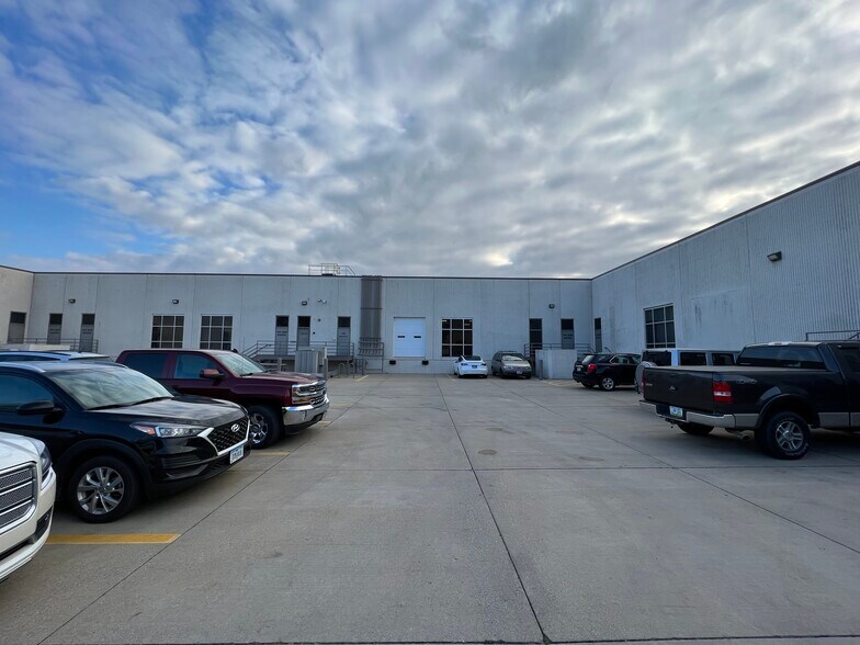 More Photos Of 400 SW 8th St, Des Moines Medical For Sale