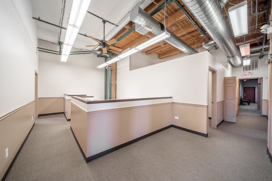 More Photos Of 1550 S Indiana Ave, Chicago Office Residential For Sale