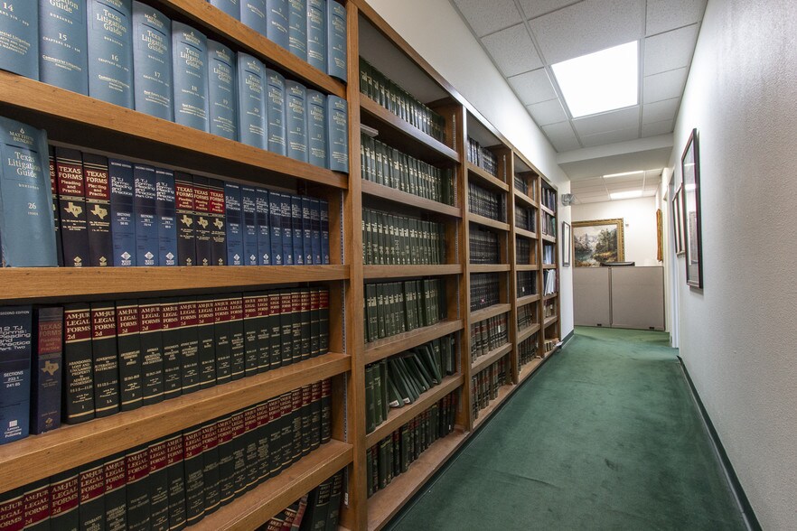 More Photos Of 4171 N Mesa St, El Paso Office For Sale