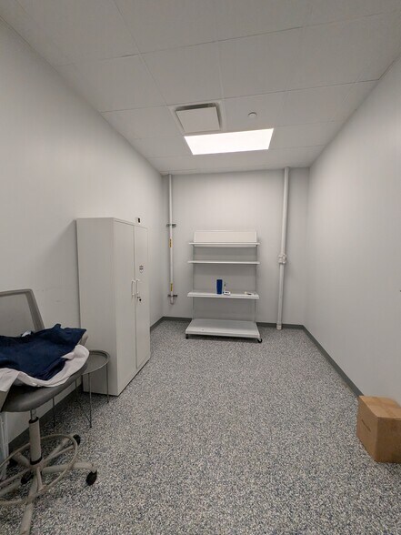 More Photos Of 16719 Balance Cv, Land O' Lakes Office For Sale