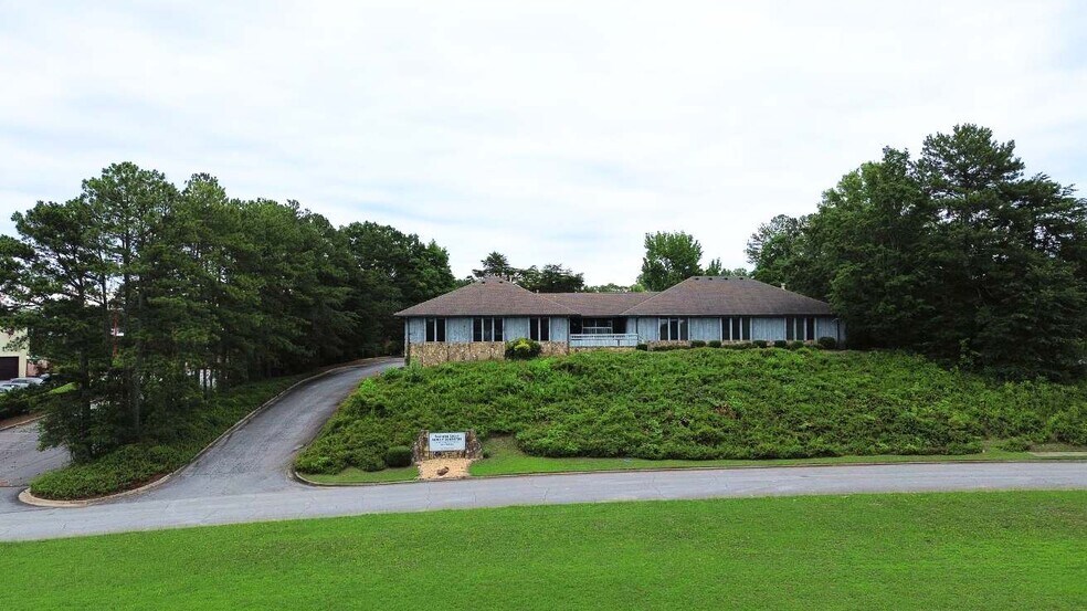 More Photos Of 6612 Exchange Pl, Morrow Office For Sale