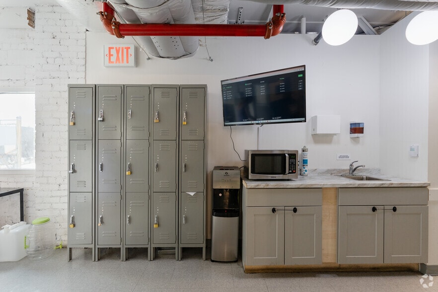 More Photos Of 1140 Utica Ave, Brooklyn Warehouse For Lease