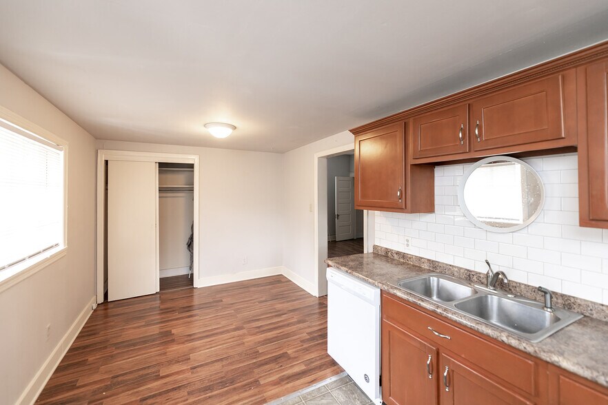 More Photos Of 1515 Madison Ave, Memphis Apartments For Sale