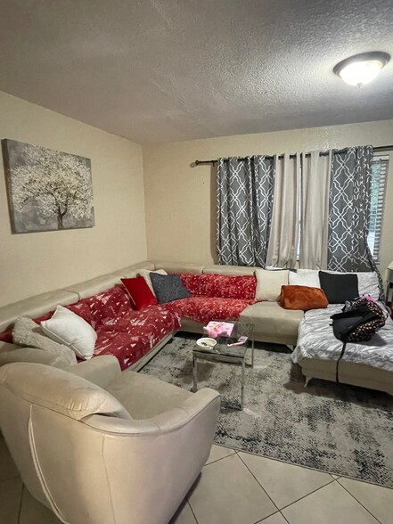 More Photos Of 2200 SW 42nd Ave, Fort Lauderdale Multifamily For Sale