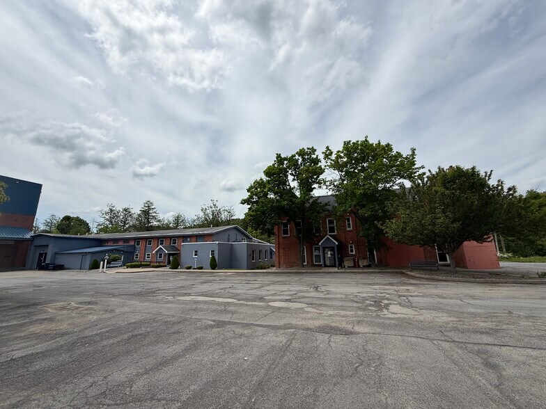 More Photos Of Building 1 Bleachery Pl Pl, Chadwicks Office For Sale