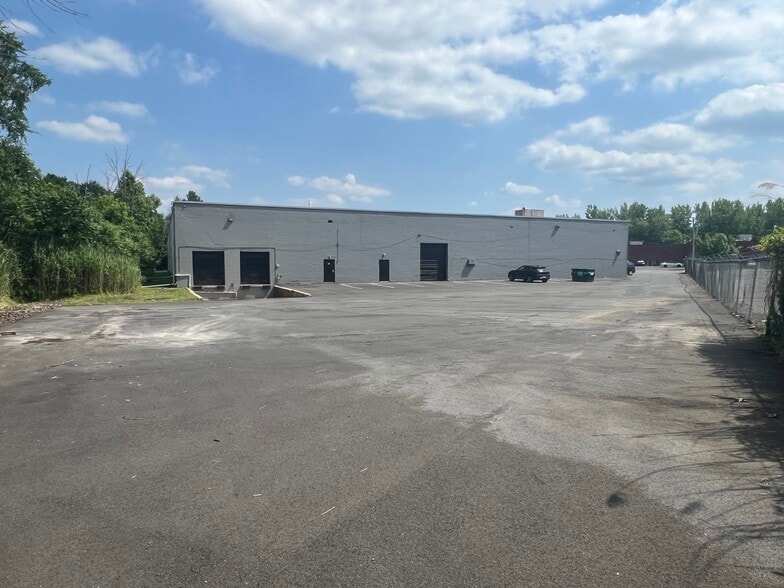 More Photos Of 1296 Adams Rd, Bensalem Warehouse For Lease