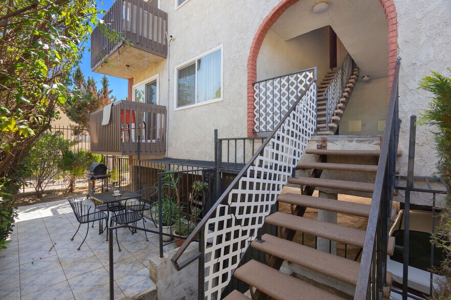 More Photos Of 13227 Vanowen St, North Hollywood Apartments For Sale