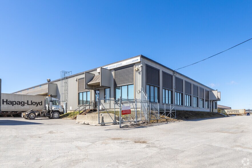 More Photos Of 1616-1620 Sud Laval (A-440) Desste E, Laval Distribution For Lease