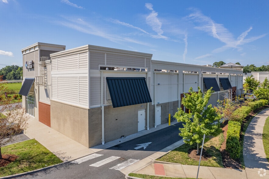 More Photos Of Centerbrooke Ln, Suffolk Unknown For Lease