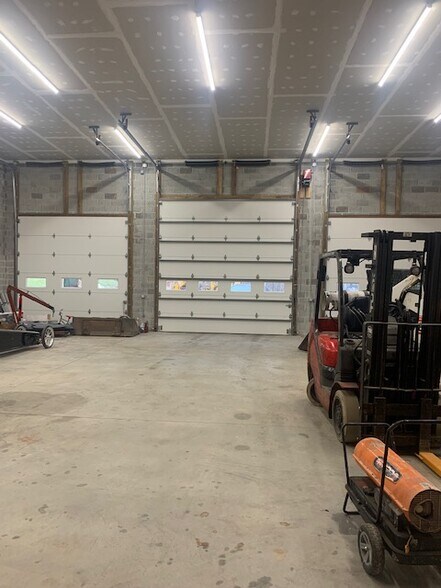More Photos Of 1646 Chestnut Hill Rd, Morgantown Warehouse For Lease