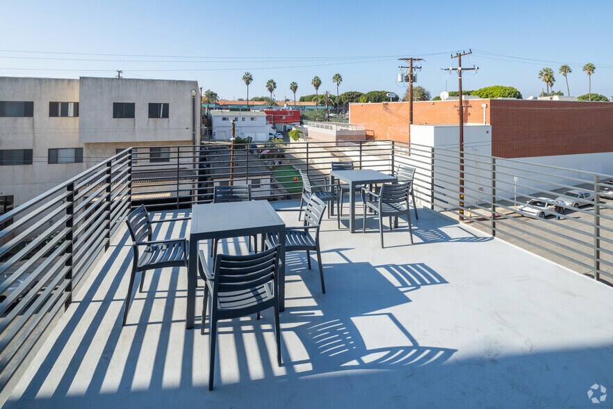 More Photos Of 212 Eucalyptus Dr, El Segundo Office For Lease