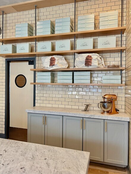 More Photos Of 1049 S Charles St, Baltimore Storefront Retail Residential For Sale