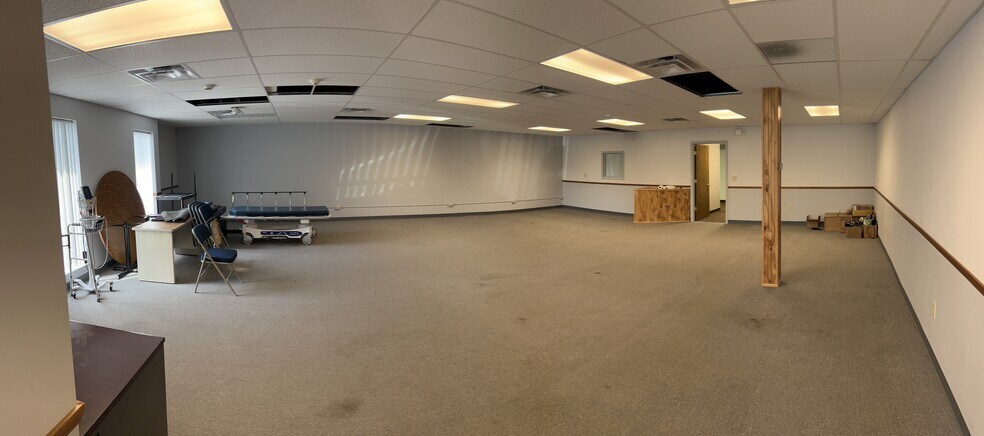 More Photos Of 7453 Morgan Rd, Liverpool Healthcare For Lease