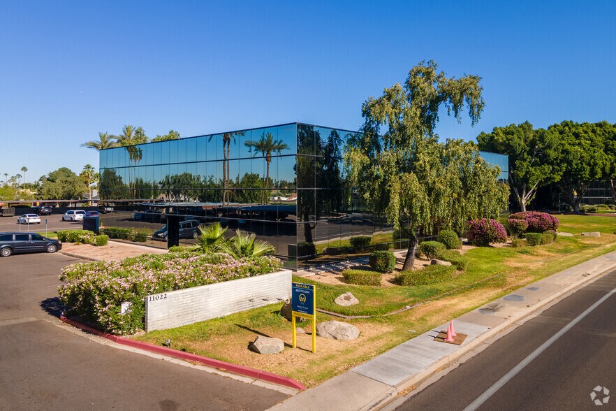 More Photos Of 11022-11024 N 28th Dr, Phoenix Office For Lease