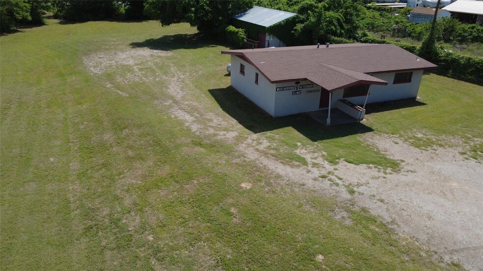 More Photos Of 2301 Mineral Wells Hwy, Weatherford Specialty For Sale