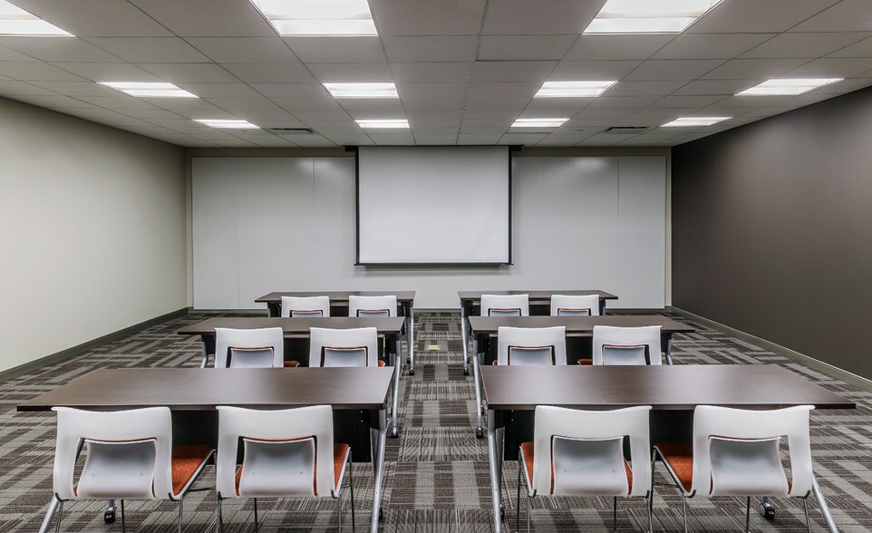 More Photos Of 10 N Martingale Rd, Schaumburg Coworking Space