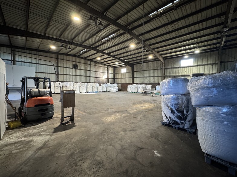 More Photos Of 1675 E Mauretania St, Wilmington Warehouse For Lease