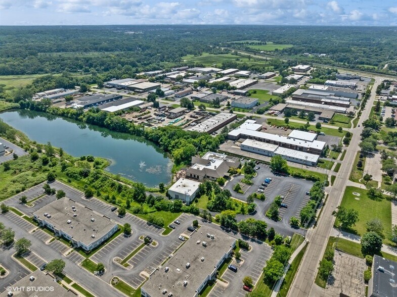 More Photos Of 22221 N Pepper Rd, Lake Barrington General Retail For Sale