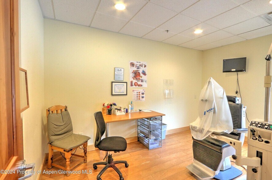 More Photos Of 1607 Grand Ave, Glenwood Springs Loft Creative Space For Sale