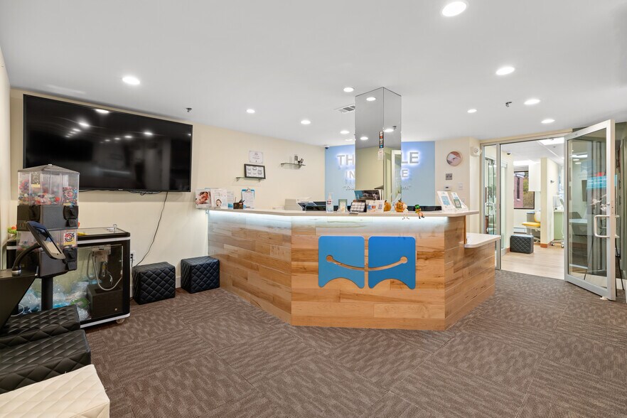 More Photos Of 1842 Beacon St, Brookline Medical For Sale