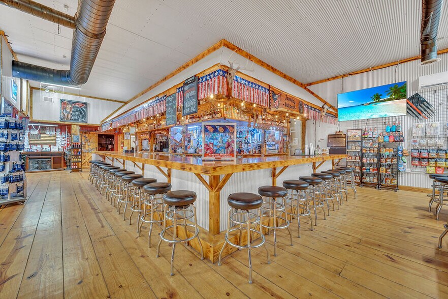 More Photos Of 602 Clark St, Utica Restaurant For Sale