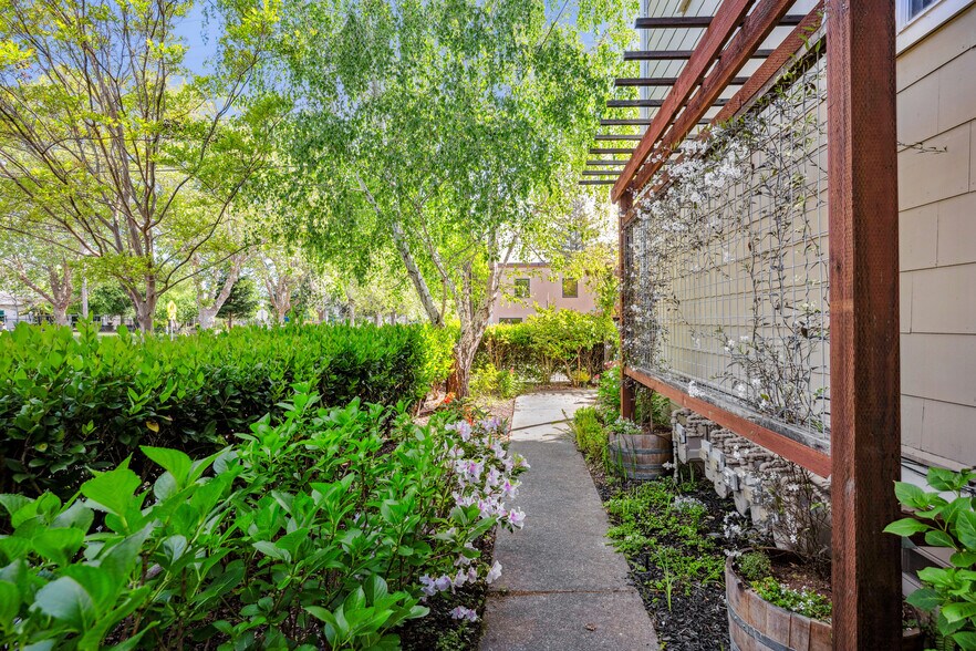 More Photos Of 1645 Main St, Napa Apartments For Sale