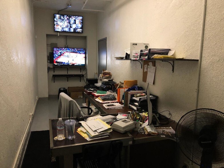 More Photos Of 108 W 3rd St, Long Beach Restaurant For Sale