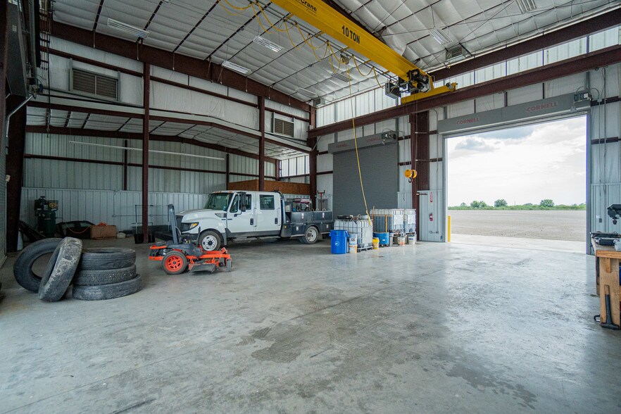 More Photos Of 7044 Interstate 10, Sealy Distribution For Sale
