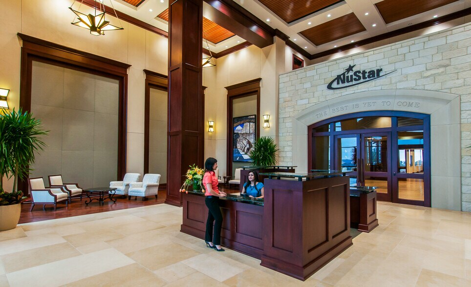 More Photos Of 19003 I-10 W, San Antonio Office For Sale