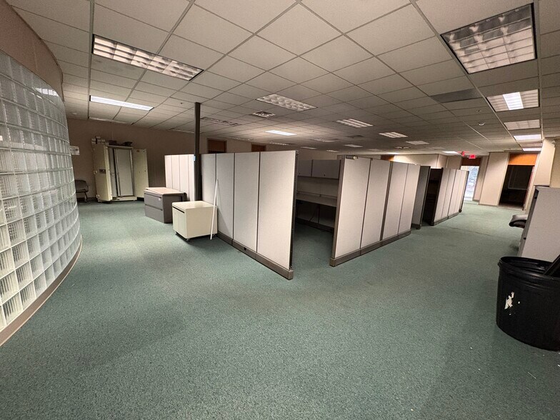 More Photos Of 1250 S Creasy Ln, Lafayette Research And Development For Lease