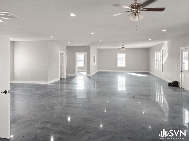 More Photos Of 300 Opportunity dr, Mayfield Warehouse For Sale