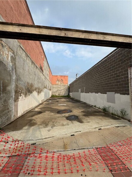 More Photos Of 209 North Main St, Bryan Land For Sale