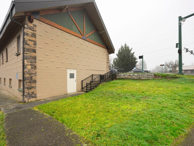 More Photos Of 39590 Pioneer blvd, Sandy Religious Facility For Sale