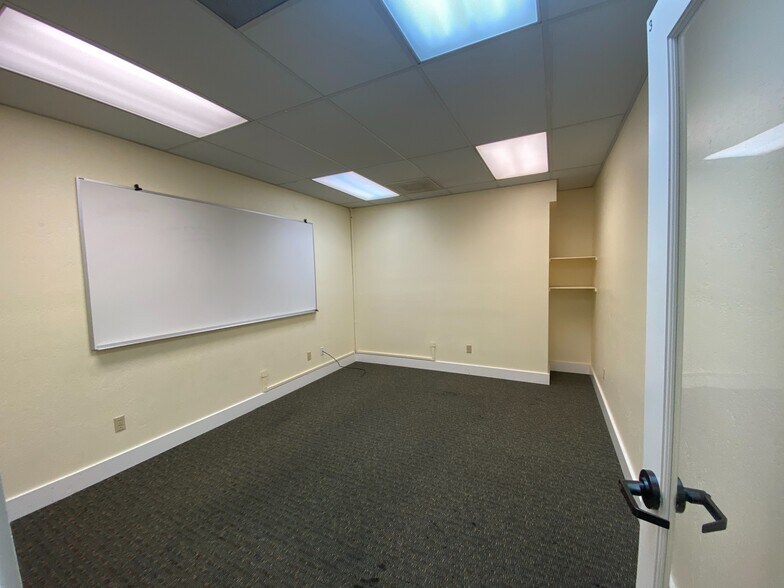 More Photos Of 201 John St, Salinas Office For Lease