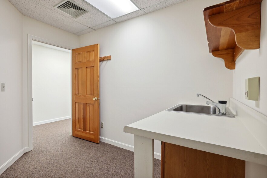 More Photos Of 249 Ayer Rd, Harvard Office For Lease