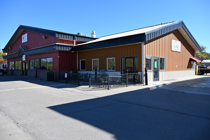 Primary Photo Of 620 Dutch Lake Dr, Howard Lake Auto Repair For Lease