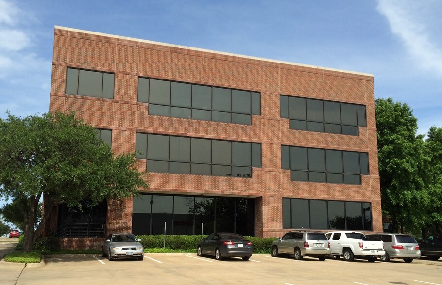More Photos Of 2220 San Jacinto Blvd, Denton Office For Sale