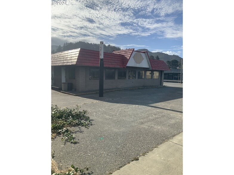 More Photos Of 29565 Ellensburg Ave, Gold Beach Fast Food For Sale