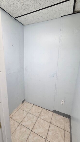 More Photos Of 3383 NW 7th St, Miami Medical For Lease