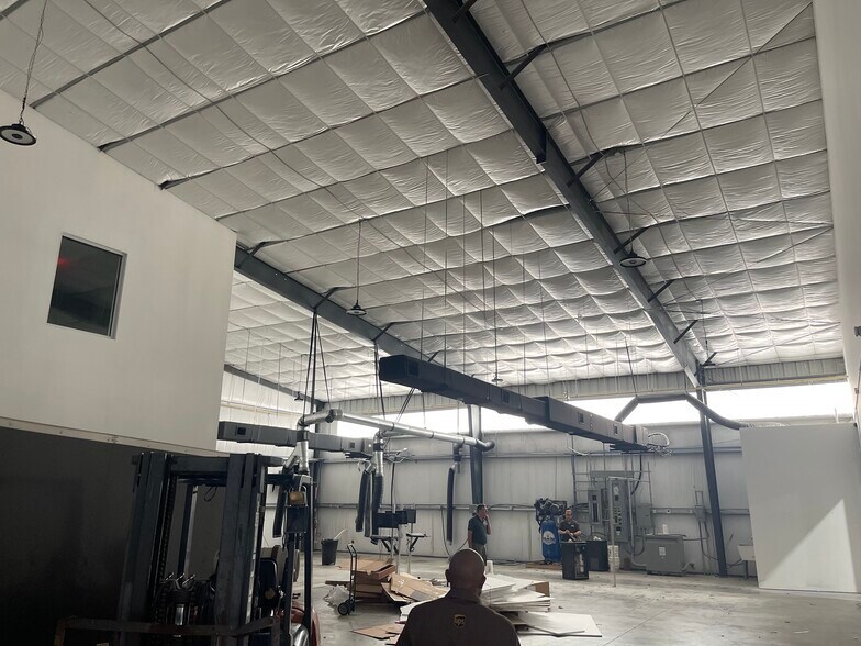 More Photos Of 22924 Kuykendahl Rd, Spring Light Manufacturing For Lease