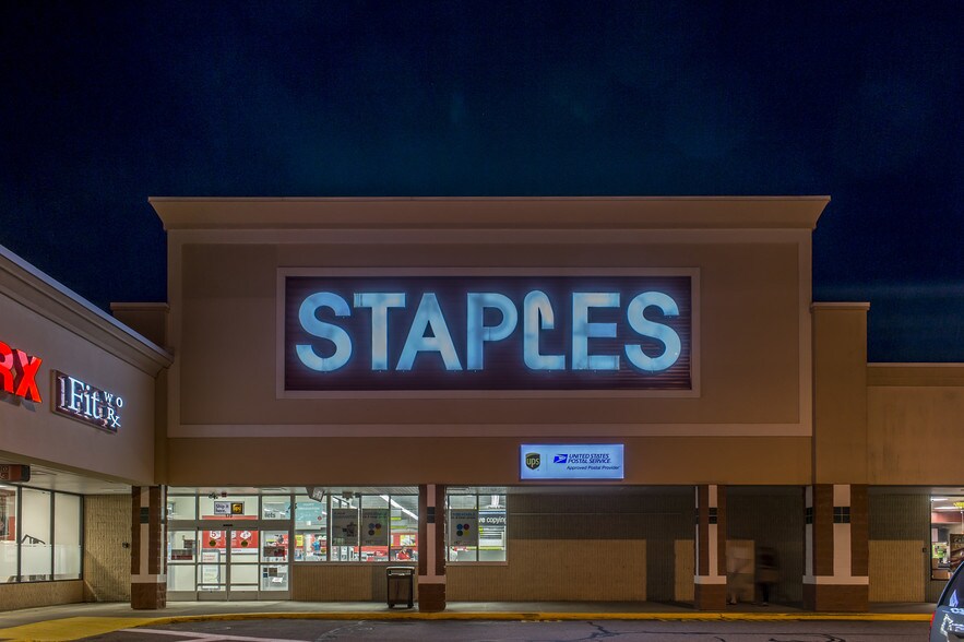 More Photos Of 125 Church St, Pembroke Unknown For Lease