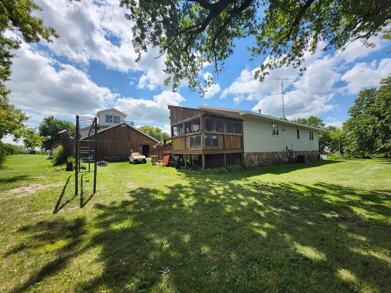 More Photos Of 17069 400th St, Leland Contractor Storage Yard For Sale