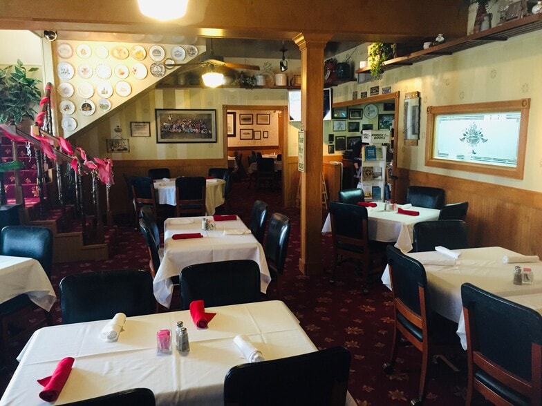 More Photos Of 101 Moore, Moulton Restaurant For Sale