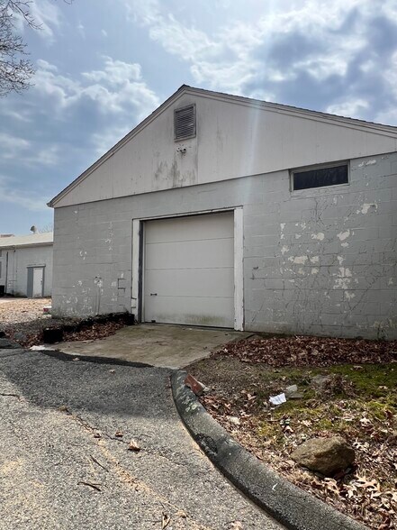 More Photos Of 16 Dr Foote Rd, Colchester Light Manufacturing For Sale