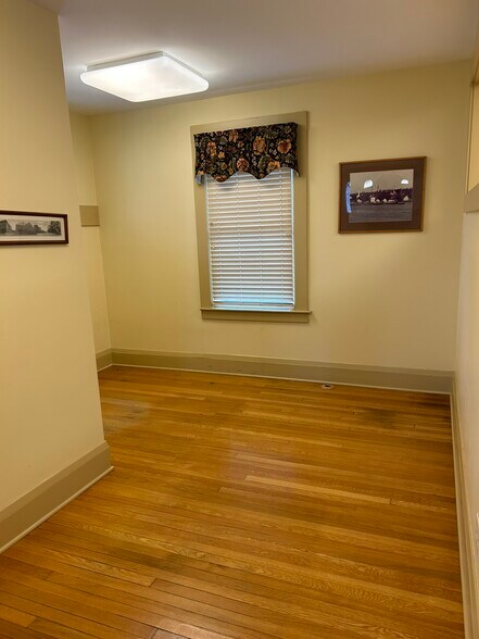 More Photos Of 280 Main St, Manchester Office For Sale