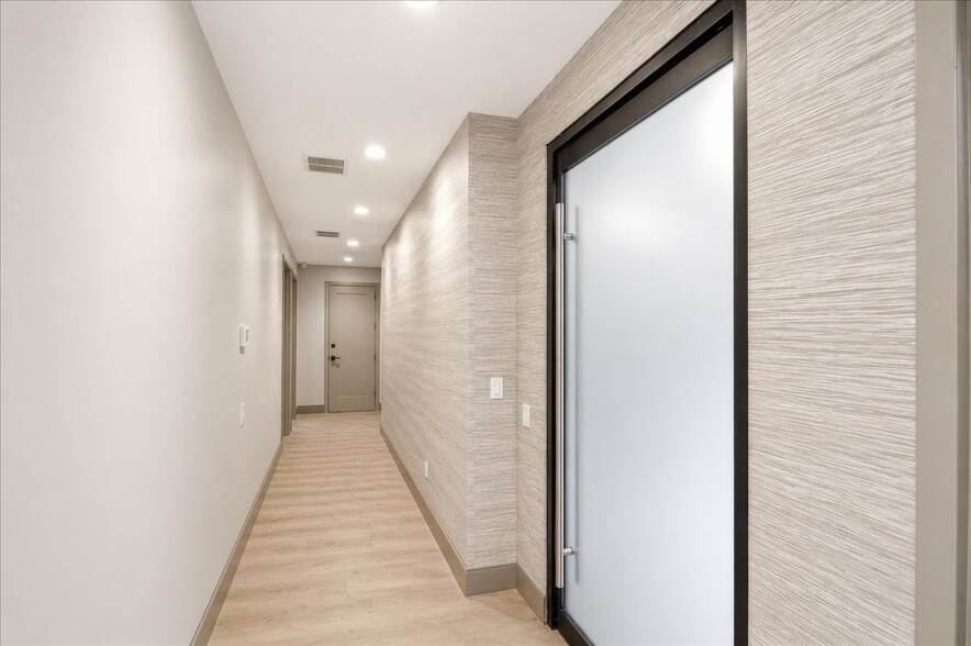 More Photos Of 860 Central Park Ave, Scarsdale Bank For Lease