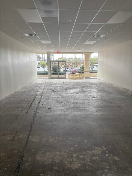 More Photos Of 7880 Telegraph Rd, Ventura Freestanding For Lease