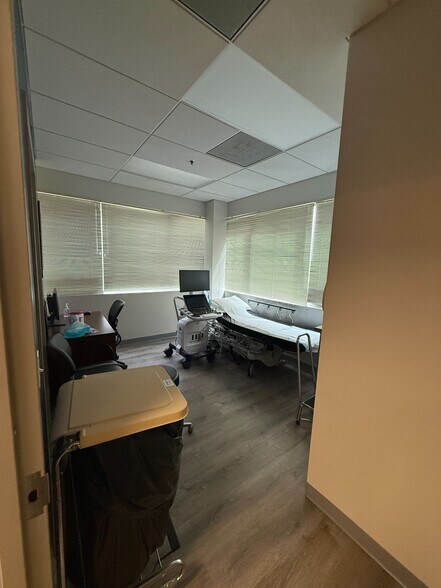 More Photos Of 456 Chestnut St, Lakewood Office For Lease
