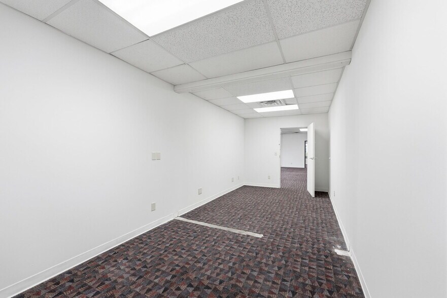 More Photos Of 197 E Morse St, Markle Office For Sale