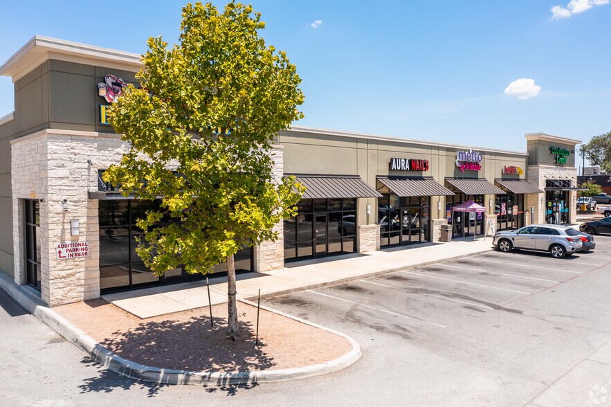 More Photos Of 8830 SW Loop 410, San Antonio General Retail For Lease